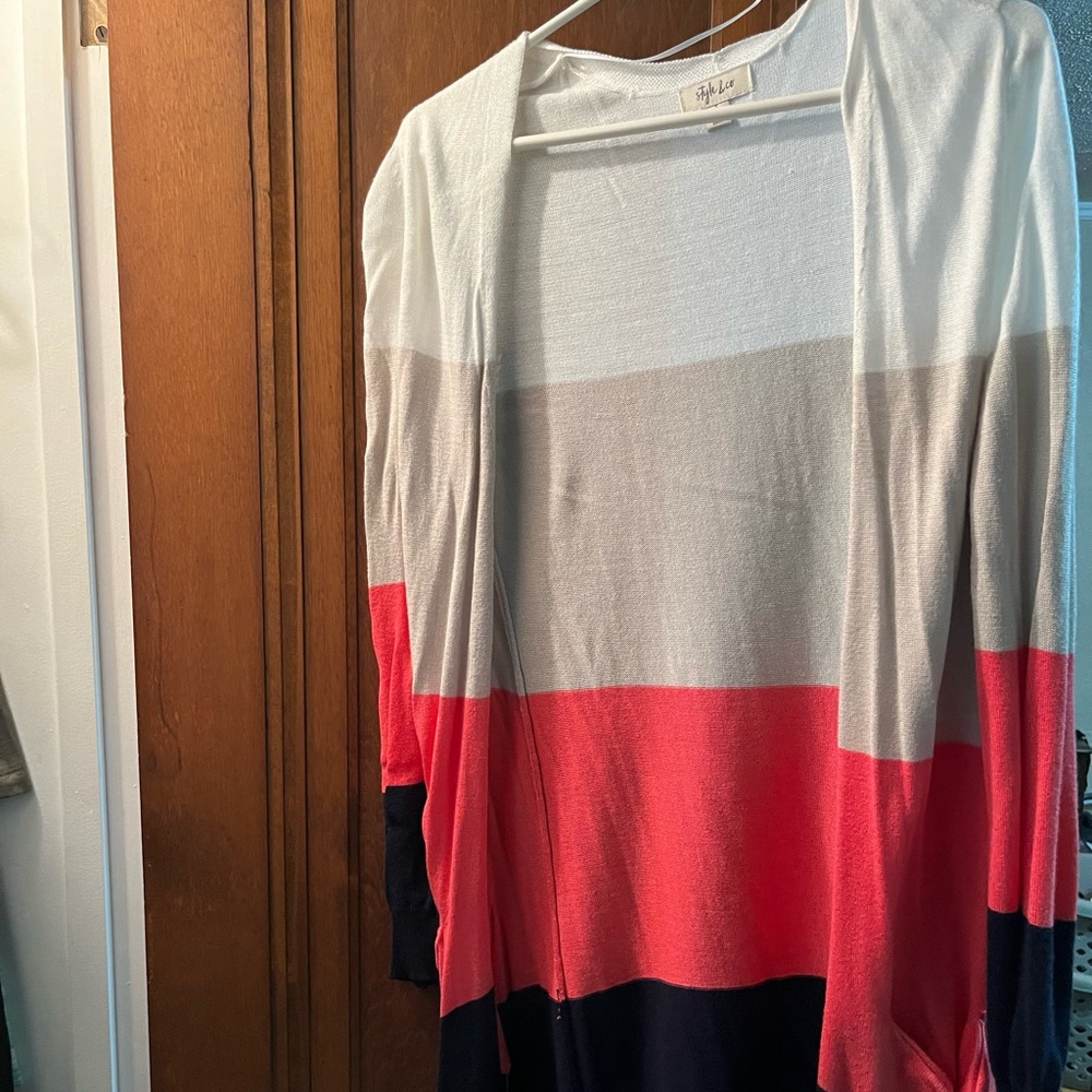 Style and Co Light cardigan